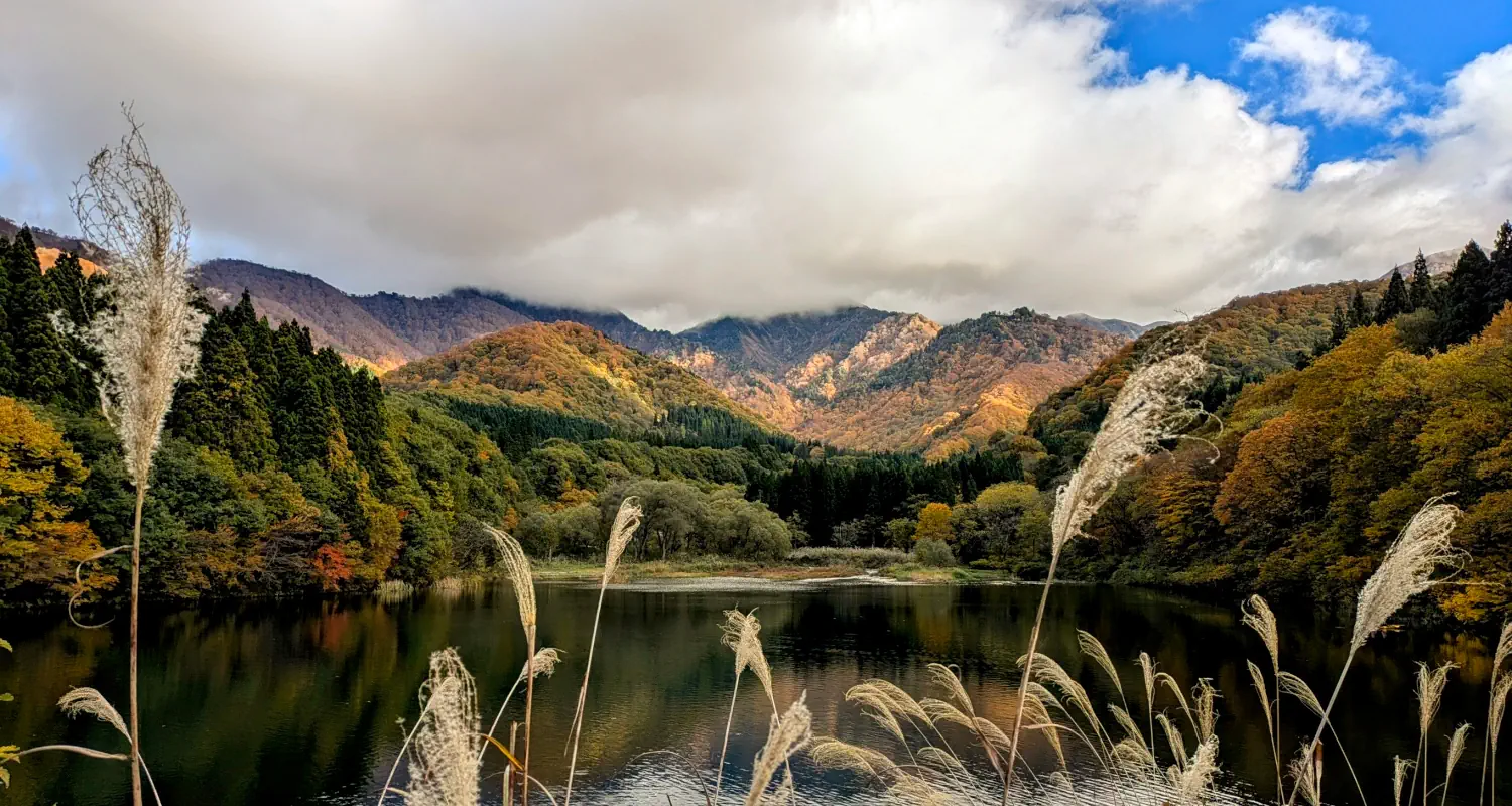 gallery/01-daigenta-ebike-tour-lake-autumn-season-koyo.webp