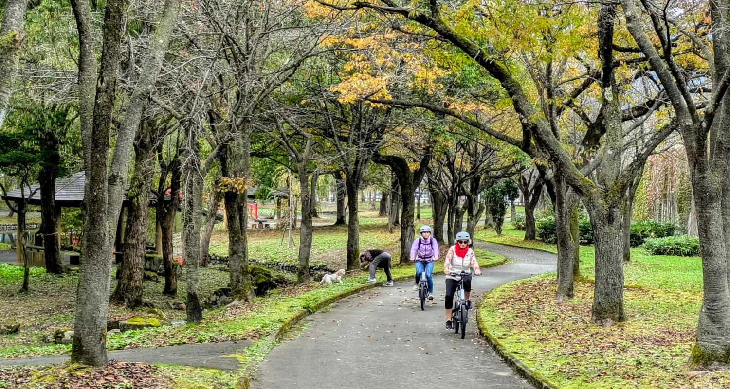 gallery/03-daigenta-ebike-tour-japanese-park-koyo.webp